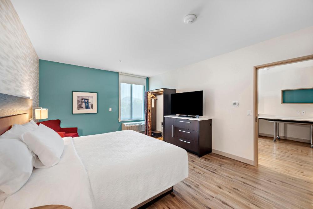 One-Bedroom King Suite interior